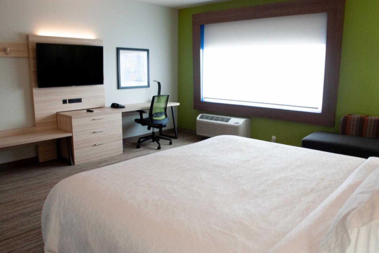 Holiday Inn Express & Suites Edmonton N - St Albert By Ihg Saint Albert Bagian luar foto