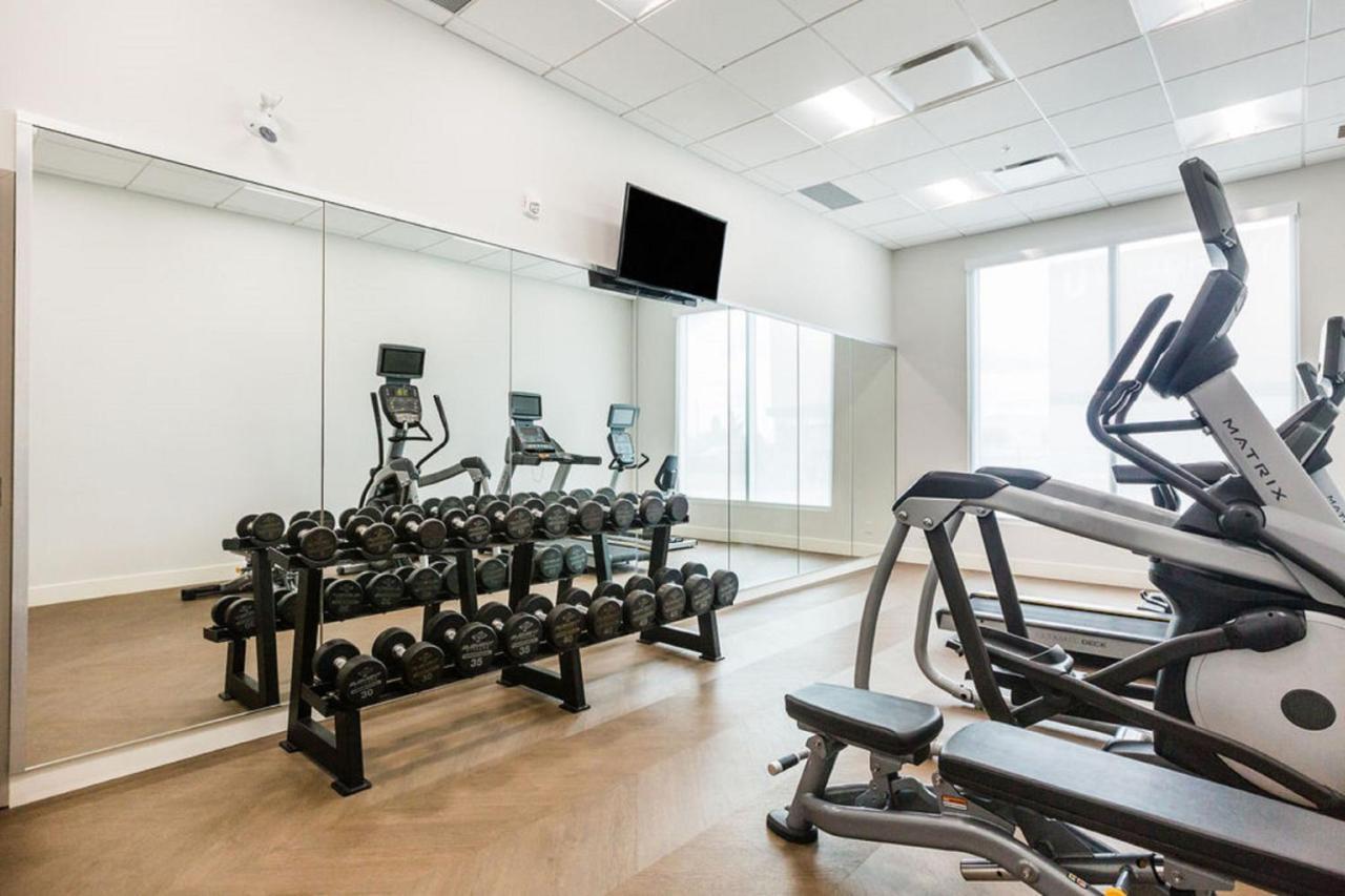 Holiday Inn Express & Suites Edmonton N - St Albert By Ihg Saint Albert Bagian luar foto
