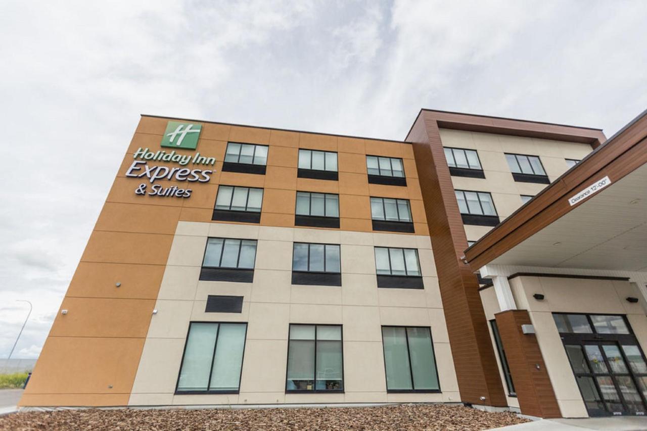 Holiday Inn Express & Suites Edmonton N - St Albert By Ihg Saint Albert Bagian luar foto