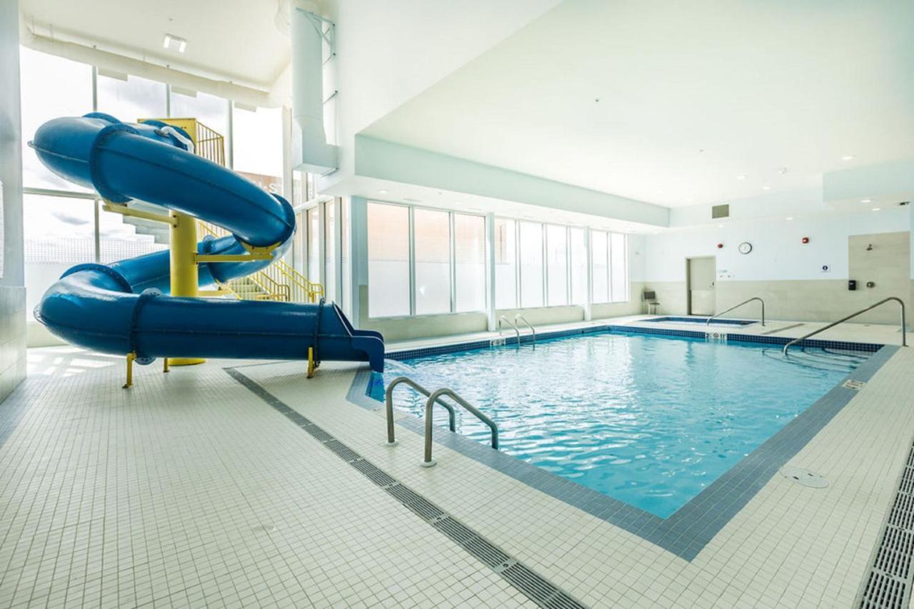 Holiday Inn Express & Suites Edmonton N - St Albert By Ihg Saint Albert Bagian luar foto
